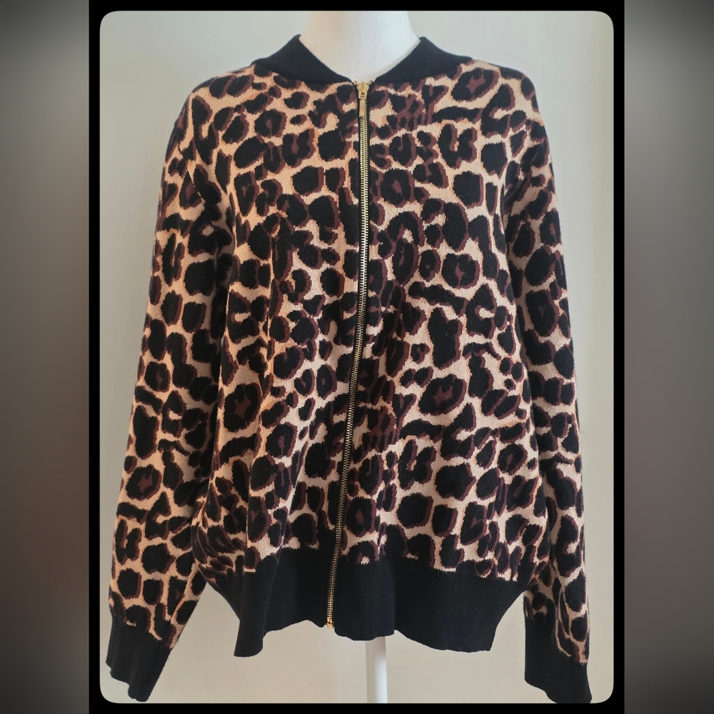 Kempson Gold Zipper Jacket, Size 1X, Medium Thickness, Soft Material